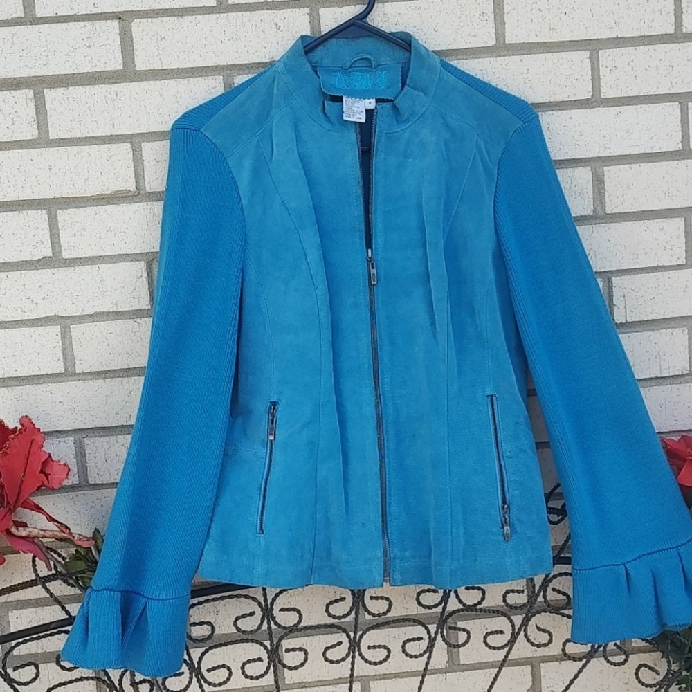 Blue Jacket - Picture 4 of 9